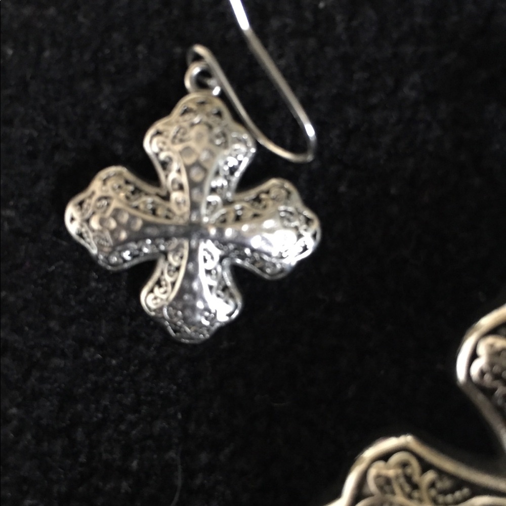BEAUTIFUL CROSS PENDANT AND EARRINGS SET! - Picture 3 of 7